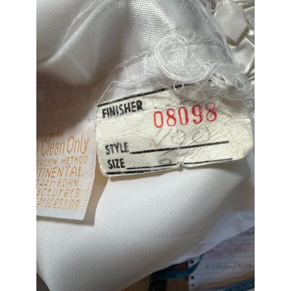 Vintage 1980s Union Made Continental Satin & Lace Wedding Dress With Puff Sleeve - Picture 6 of 16